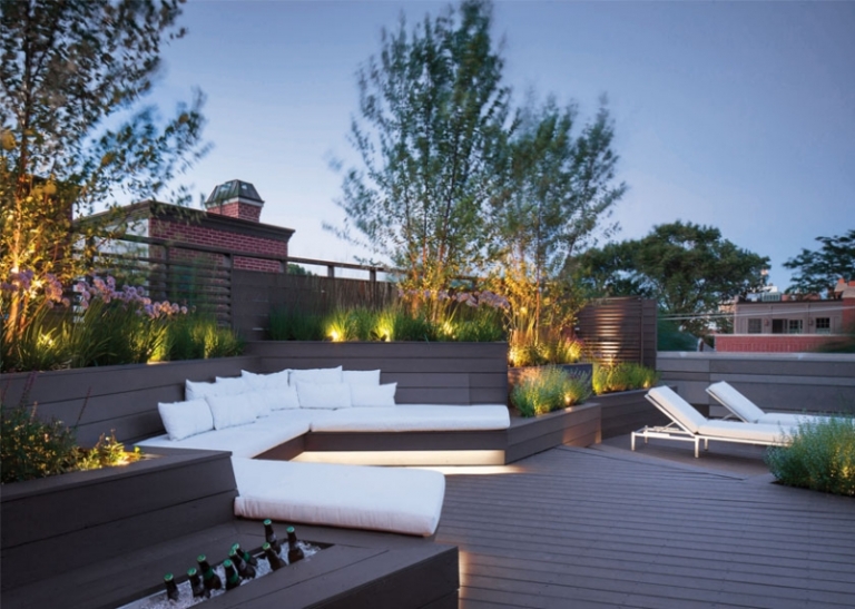 terrasse-jardin-spot-LED-extérieur-arbustes-autour