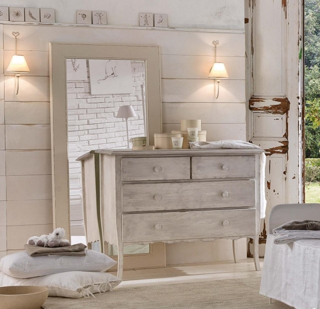 amenagement-chambre-coucher-style-shabby-chic-commode-coussins-appliques-murales