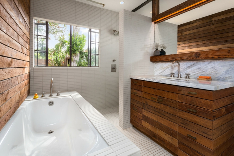 aménagement-salle-de-bain-baignoire-rectangulaire-sous-lavabo-plan-vasque-marbre