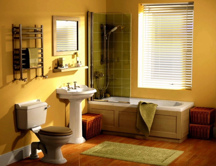 aménagement-salle-de-bain-revetement-sol-baignoire-rectangulaire-toilettes-carrelage-vert