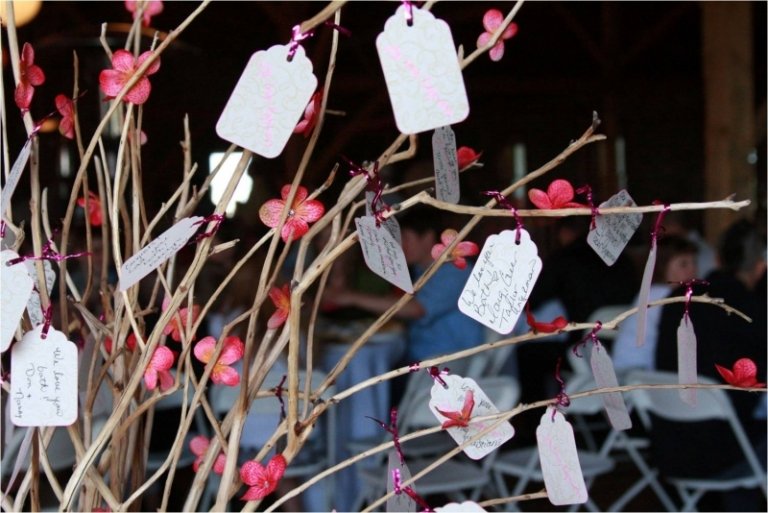 arbre-étiquettes-voeux-livre-or-mariage-original-décoration