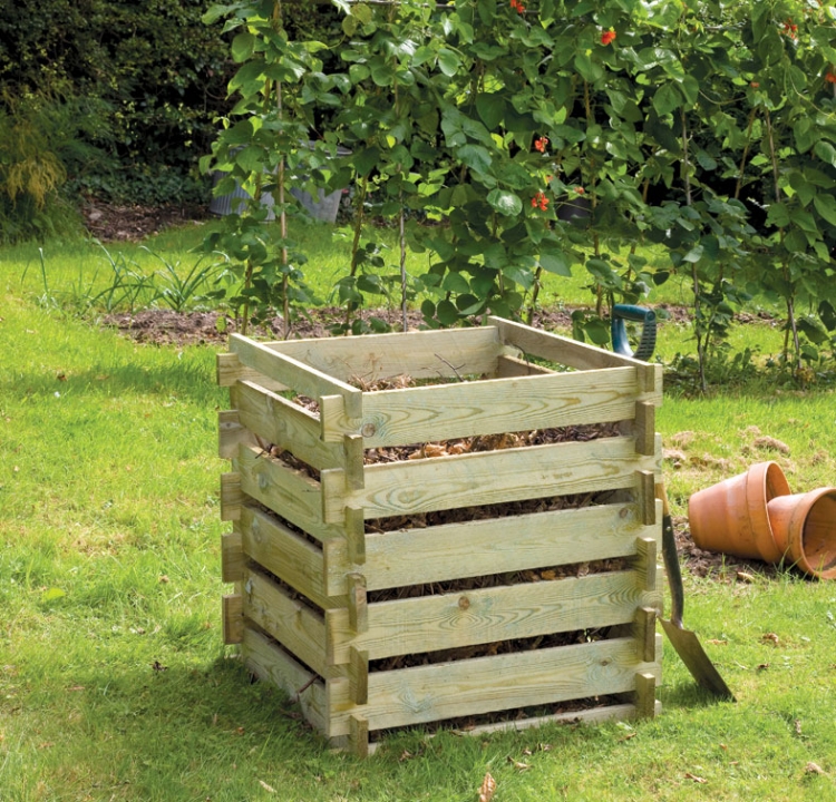 composteur-bois-DIY-amenagement-jardin-pots
