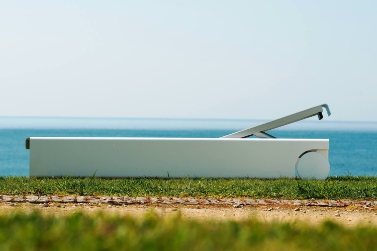 bain-soleil-roulettes-design-moderne-West-Coast-Carlos-Aguiar-Sachi