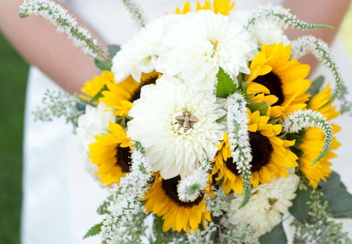 bouquet mariée dahlia-blanc-tournesols