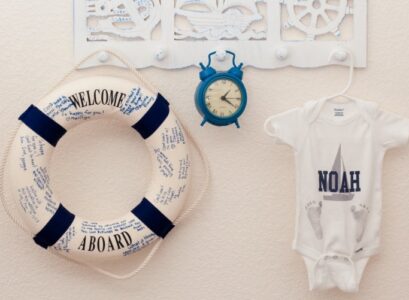 bouée-de-sauvetage-body-bebe-reveil-decoration-murale-marine
