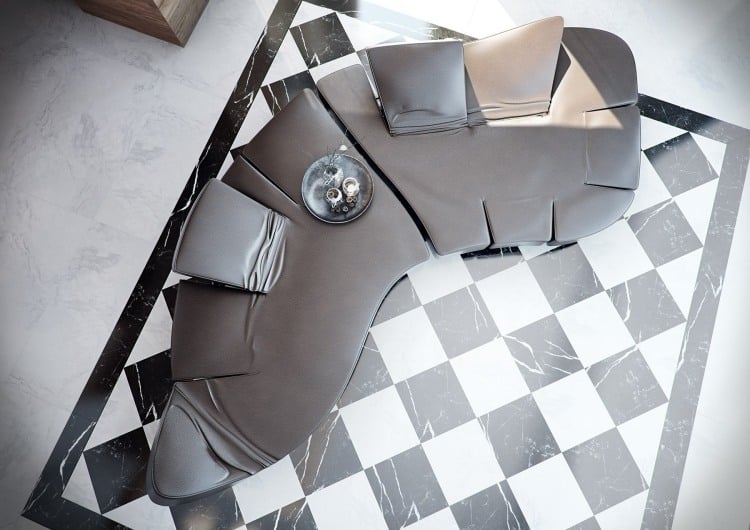 carrelage-marbre-damier-salon-luxe-canapé-cuir-gris
