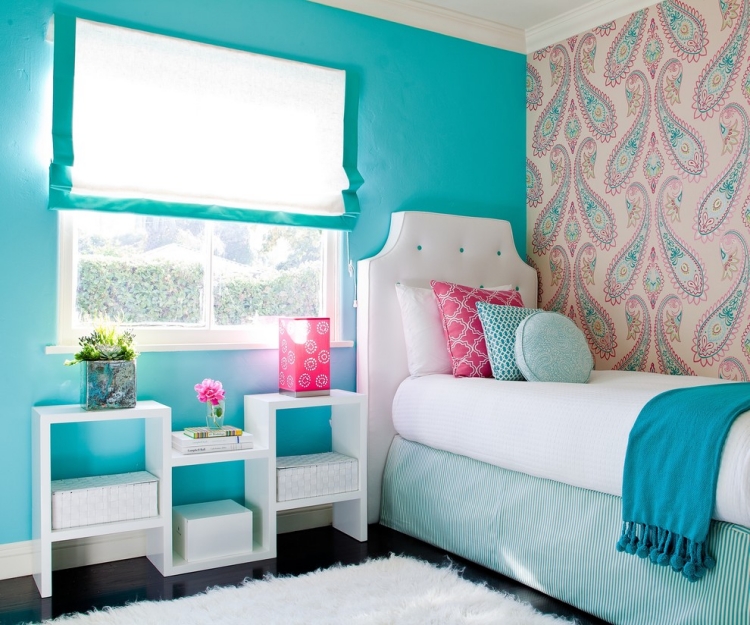 chambre-enfants-meubles-blancs-mur-turquoise-papier-peint