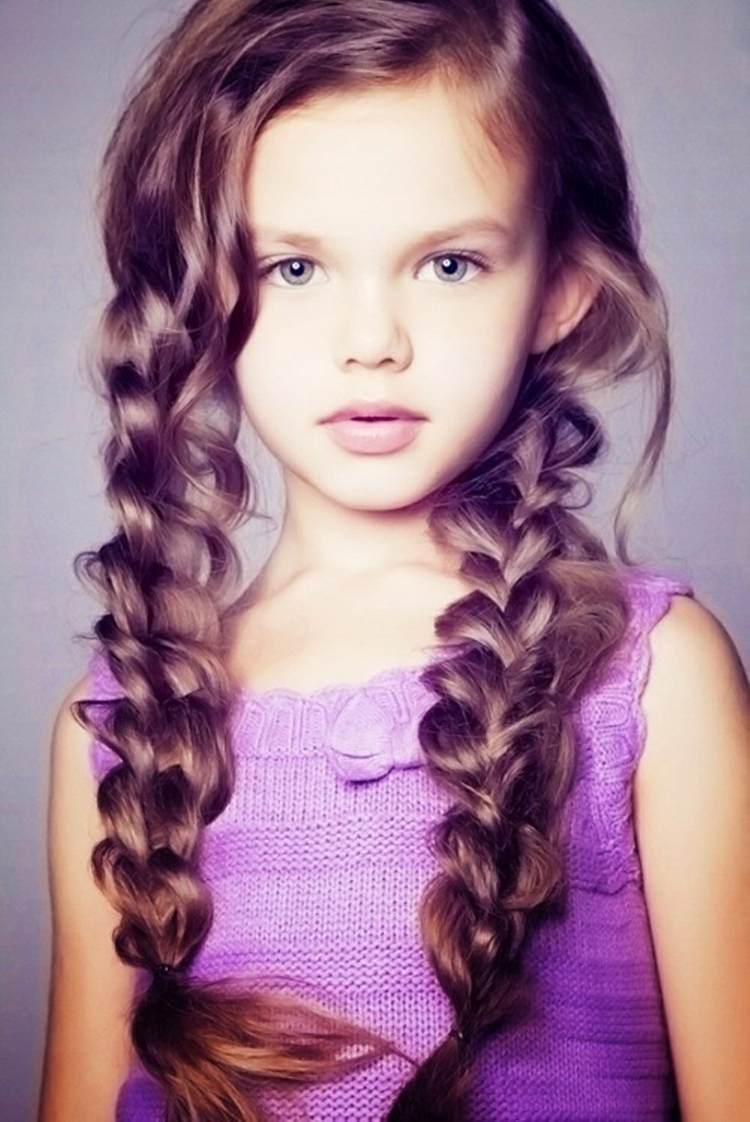 Coiffure fillette moderne – idées chic et impressionnantes