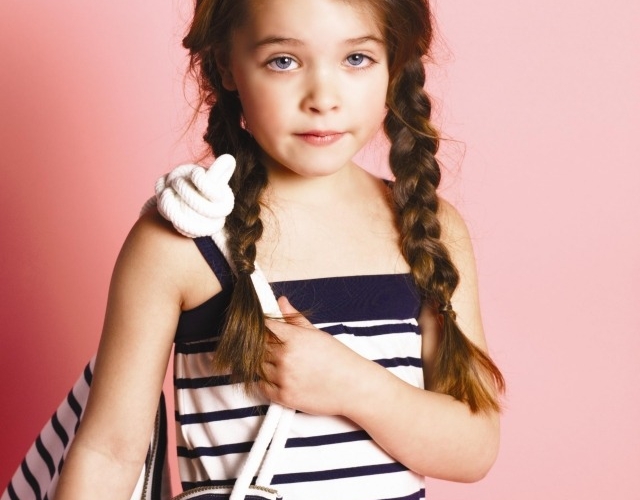 Coiffure fillette moderne – idées chic et impressionnantes