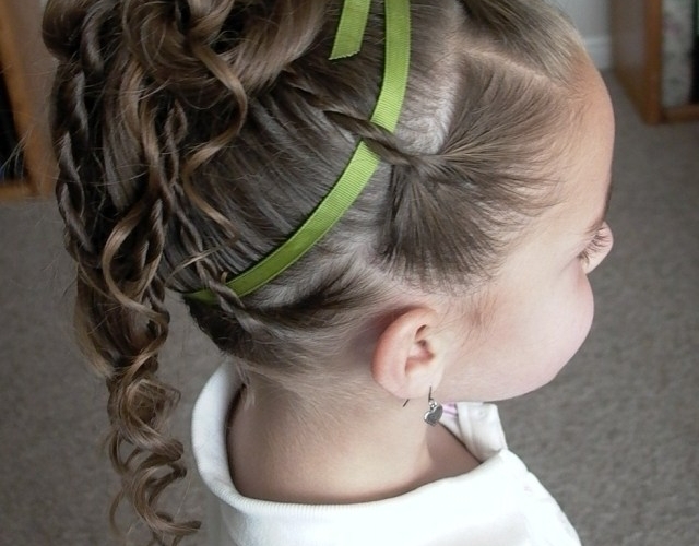 Coiffure fillette moderne – idées chic et impressionnantes