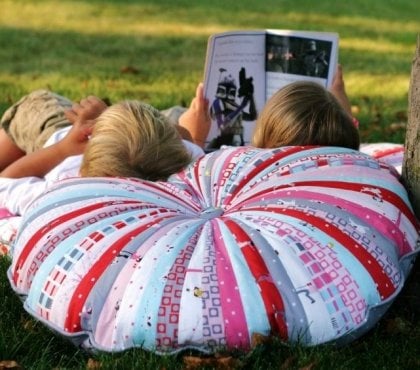 coussin-sol-exterieur-ronds-patchwork-enfants-jardin