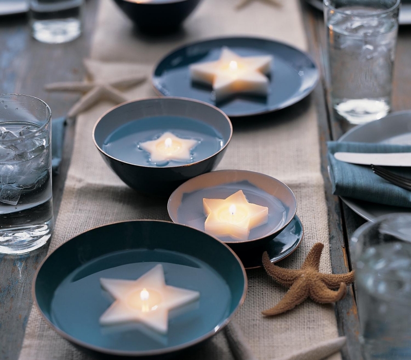 deco-DIY-ete-bougies-flottantes-étoiles-chemin-table-jute