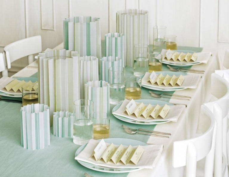 deco-DIY-ete-vases-déco-papier-plissé-chemin-table-vert-menthe déco DIY