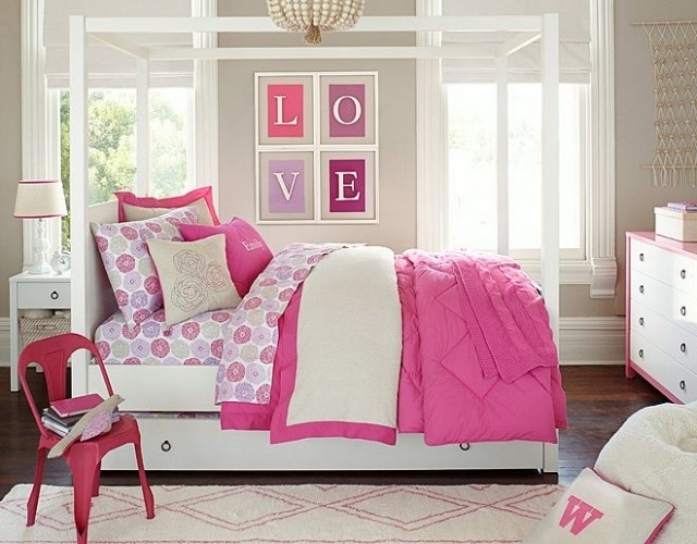 deco-chambre-enfant-retro-fillette-lit-baldaquin-literie-rose-blanc-tapis-commode