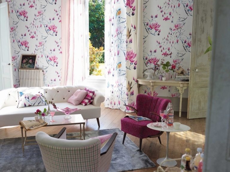 deco-meubles-shabby-chic-rideaux-magnolia-coussins-canapé-capitonné-fauteuil