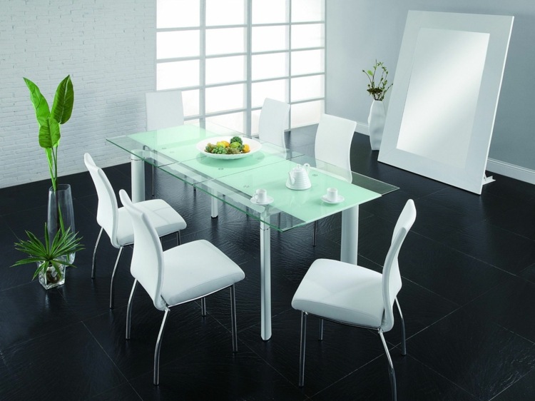 deco-salle-manger-noire-table-rectangulaire-chaises-blanches-carrelage-noir déco salle à manger