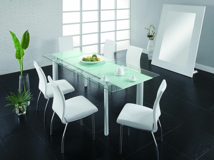 Déco salle à manger noire atmosphère stylée et dramatique Carrelage noir et mur couleur