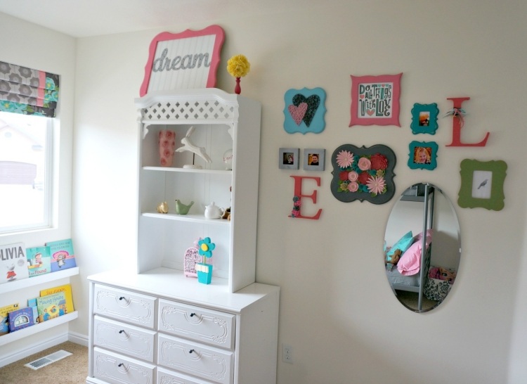 decoration-murale-chambre-enfant-fille-miroir-ovale-armoire-de-rangement
