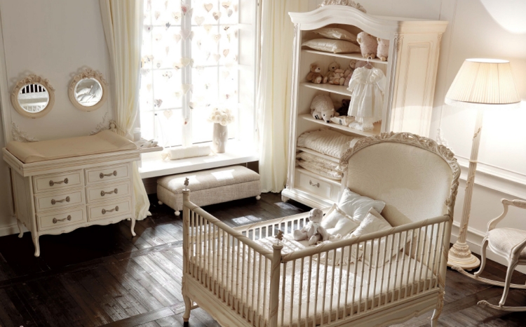 déco-chambre-enfant-lit-bébé-bois-blanc-mobilier-assorti