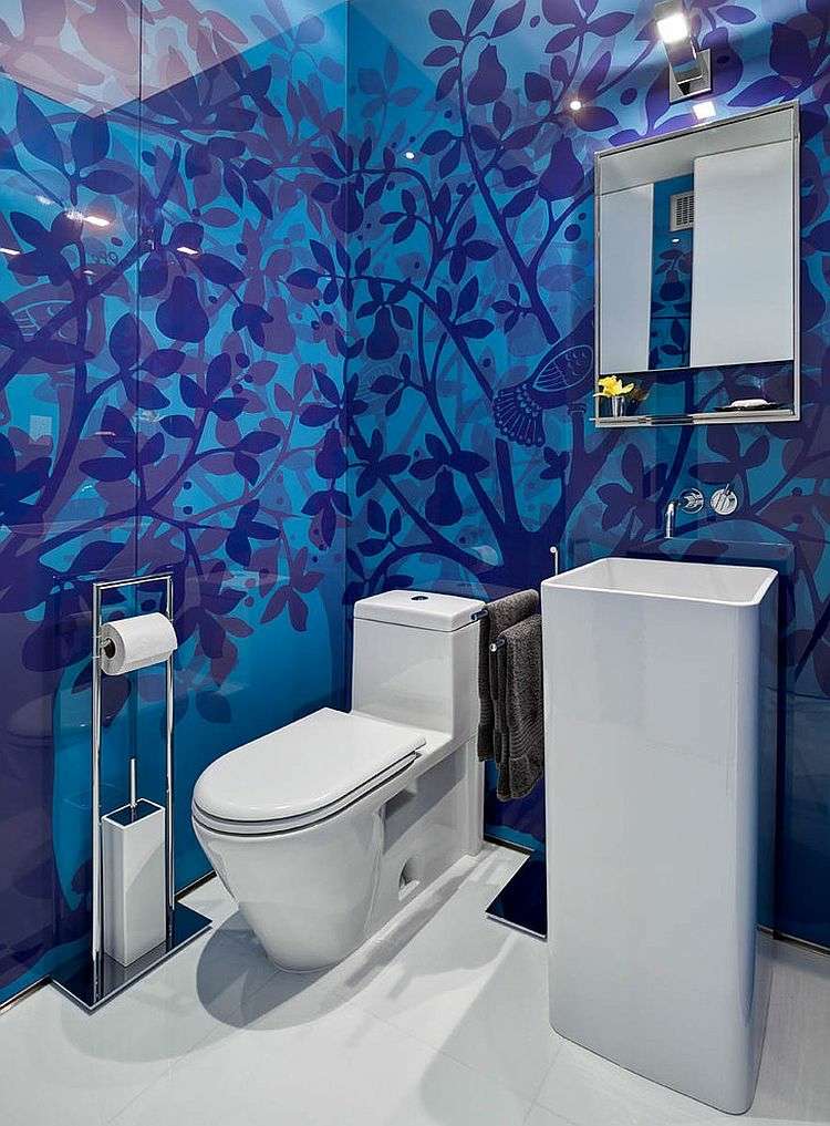 décoration-wc--vasque-porcelaine-miroir-peinture-murale-bleue