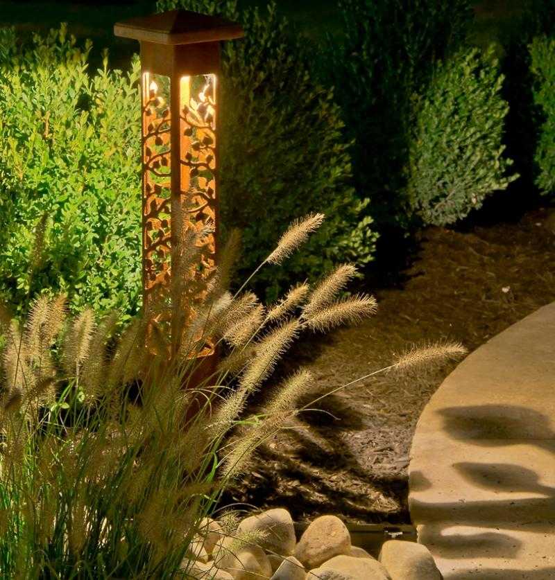 eclairage-exterieur-borne-jardin-acier-corten-décorative-allée éclairage extérieur