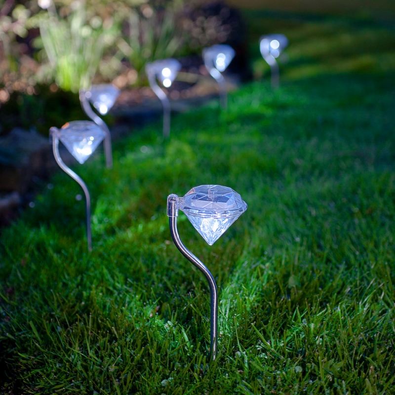 eclairage-exterieur-décoratif-diamants-solaires-gazon éclairage extérieur