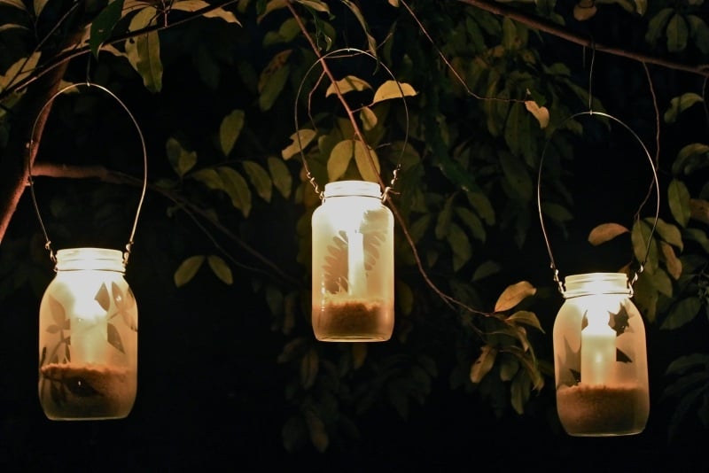 eclairage-exterieur-lanternes-bocaux-confiture-bougies2 http://www.boredpanda.com/raw-food-cubes-lernert-sander-volkskrant/