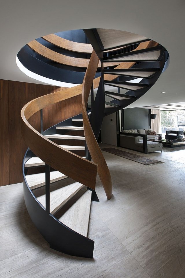 escalier-colimaçon-design-exceptionnel-trompe-l'oeil