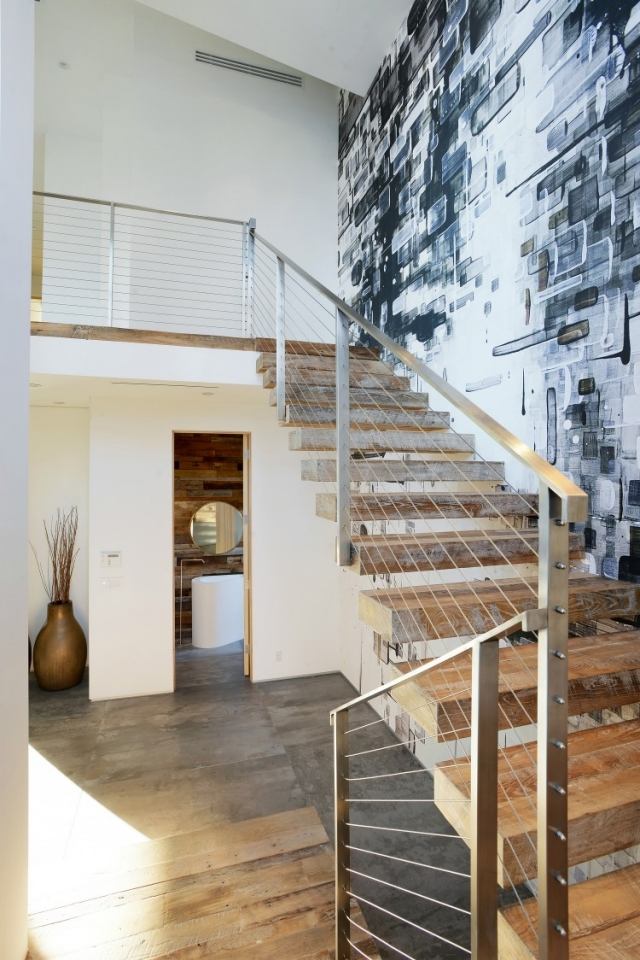 escalier-design-moderne-marches-bois-brut-rambarde-acier