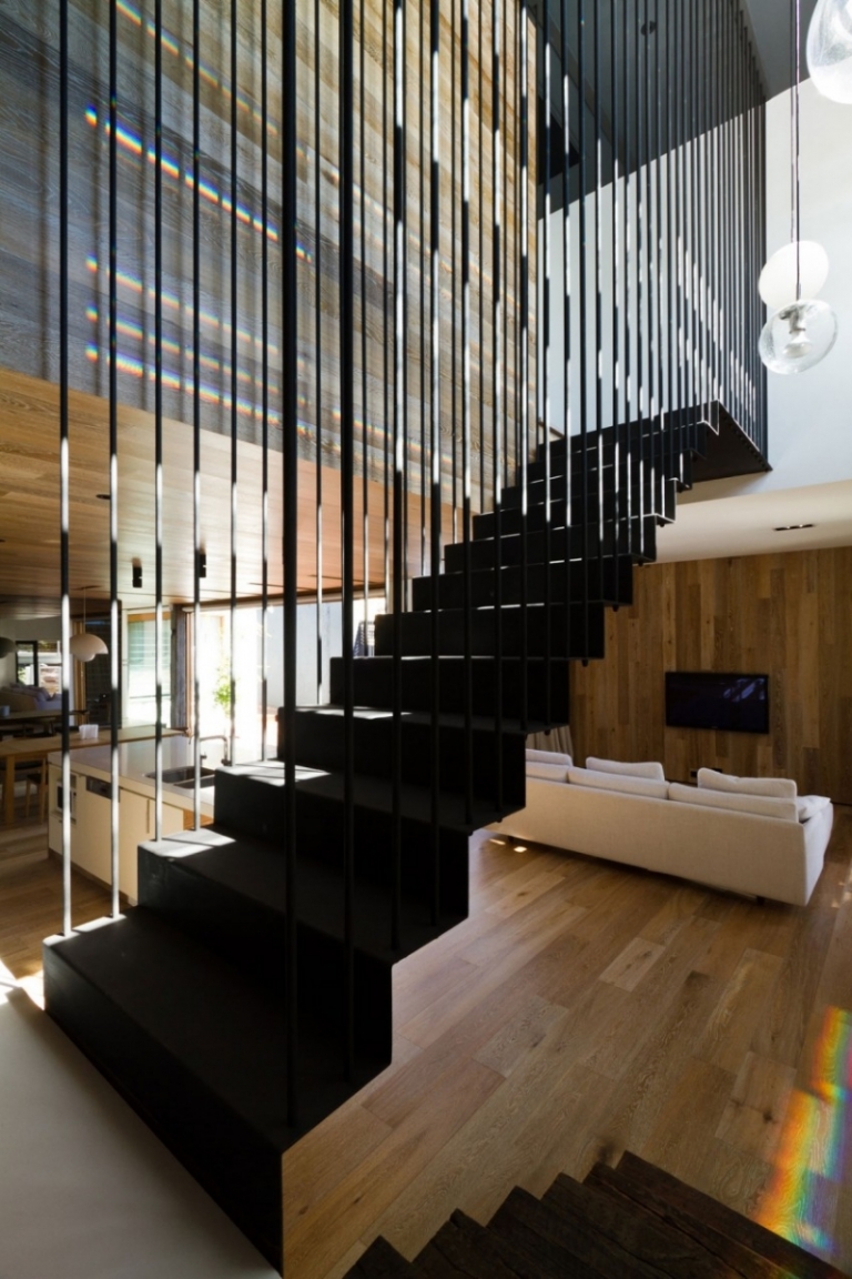escalier-droit-acier-barreaudage-vertical-design-moderne
