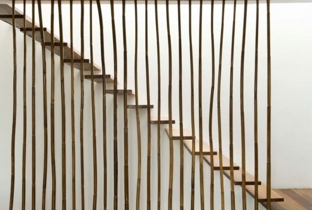 escalier-droit-autoportant-sans-limon-garde-corps-bambou