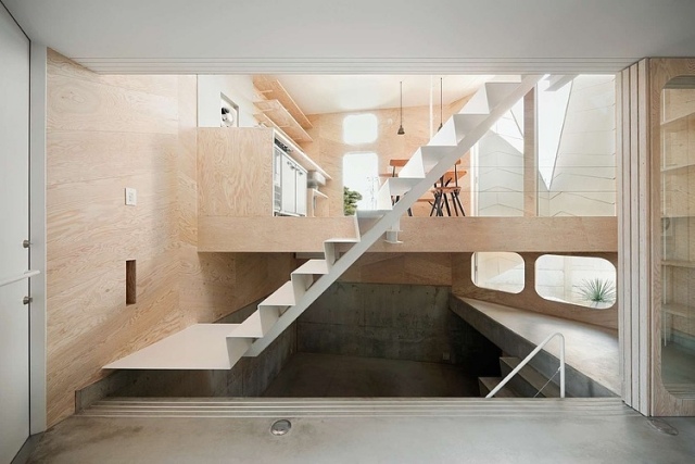 escalier-droit-métal-blanc-limon-central-design-moderne-
