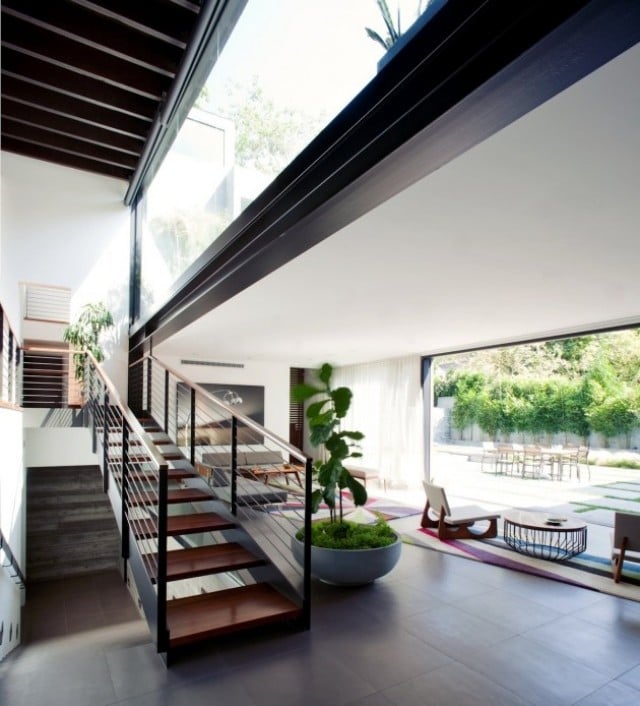 escalier-droit-sans-contremarches-maison-moderne