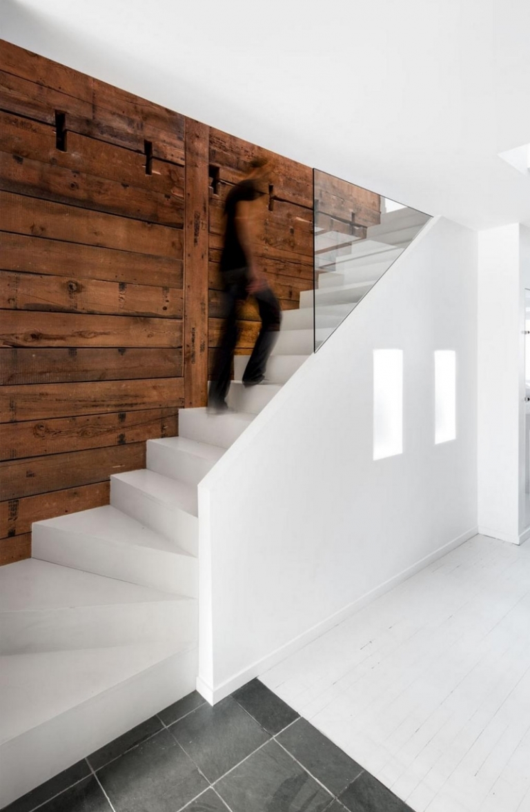 escalier-quart-tournant-bas-design-minimaliste-blanc