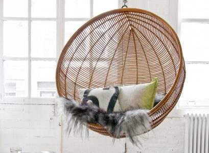 fauteuil-suspendu-teck-intérieur-moderne