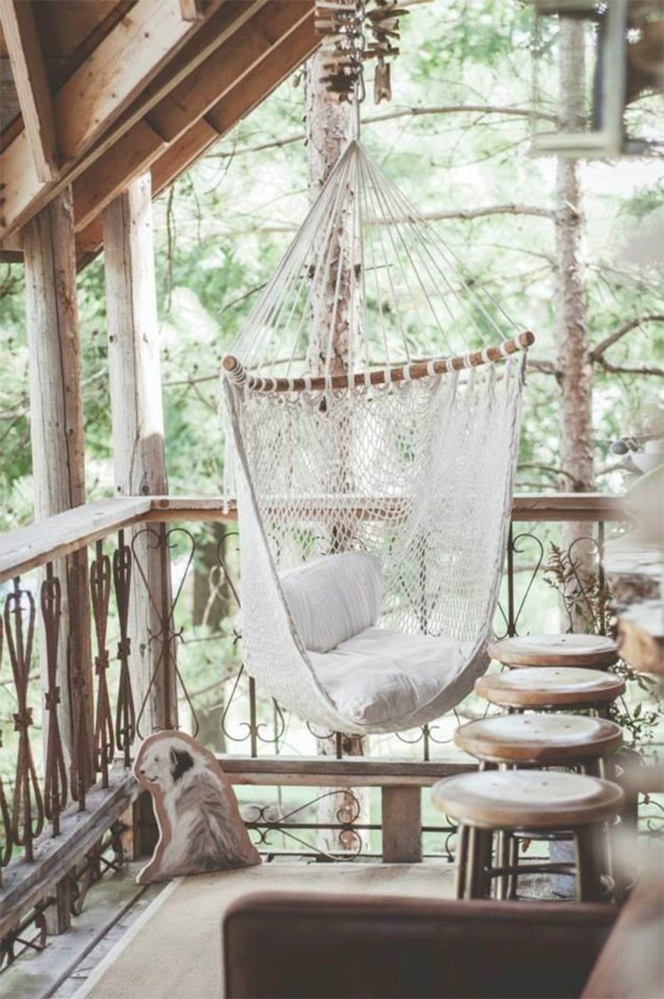 hamac-chaise-tressé-blanc-élégant-terrasse-bois hamac chaise