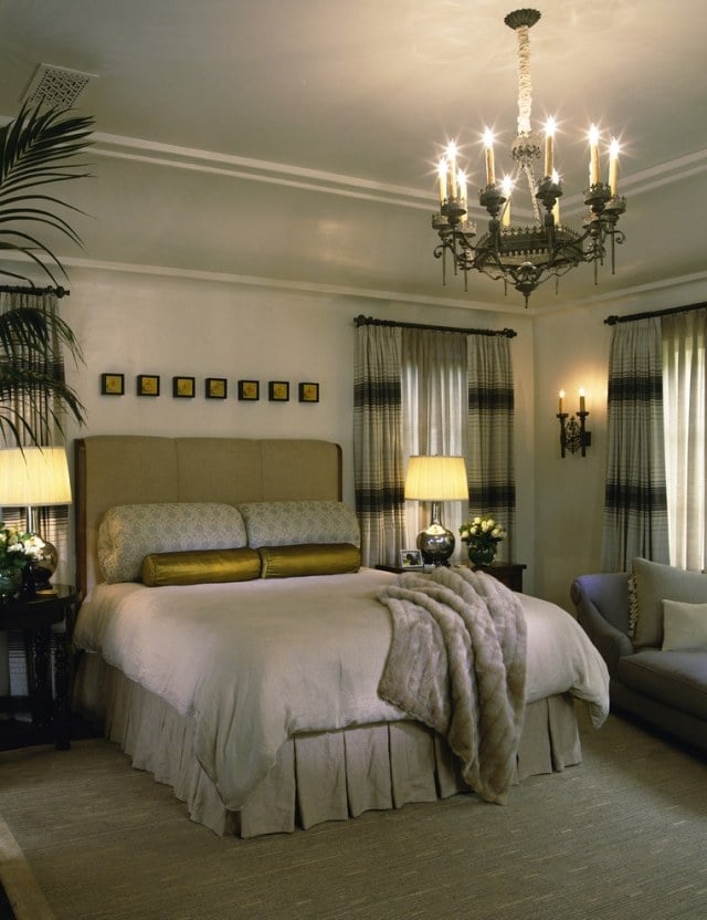 idee-chambre-de-luxe-suspension-lampe-poser-polochons-grand-lit-tete-lit