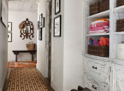 idees-deco-couloir-meubles-bois-style-cottage