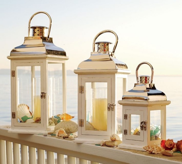 lanternes-blanches-chic-rampe-terrasse-bord-mer