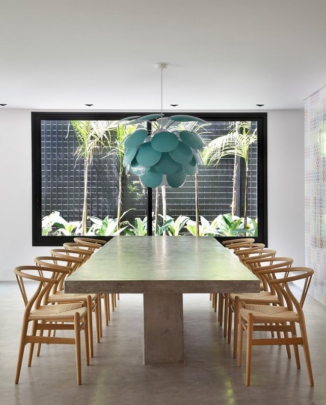 luminaire-moderne-salle-manger-lustre-design-table-chaises-bois luminaire moderne