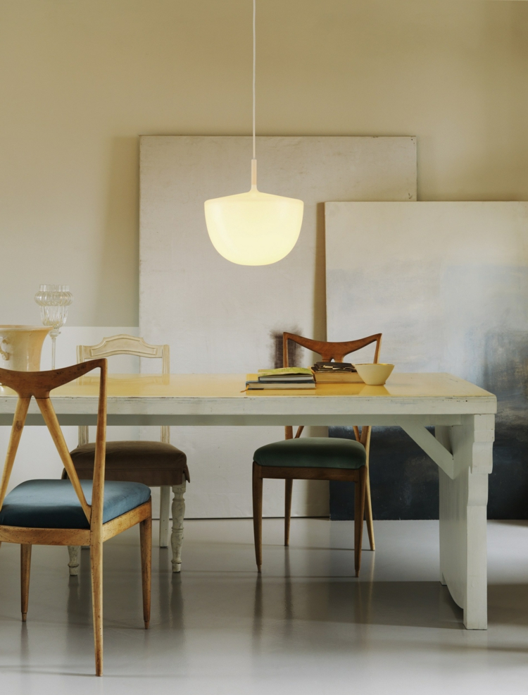 luminaire-salle-à-manger-suspension-table-rectangulaire-chaise-bois