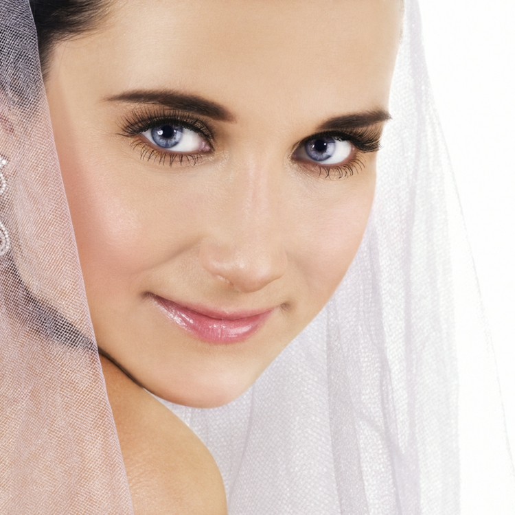 maquillage-mariage-mascara-cils-artificiels-gloss-rose maquillage mariage