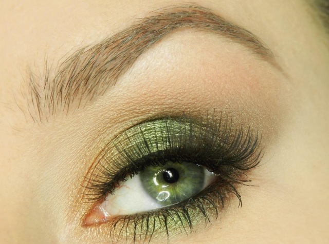 maquillage-yeux-idee-ete-fard-vert-mascara-sourcil-smokey-eye