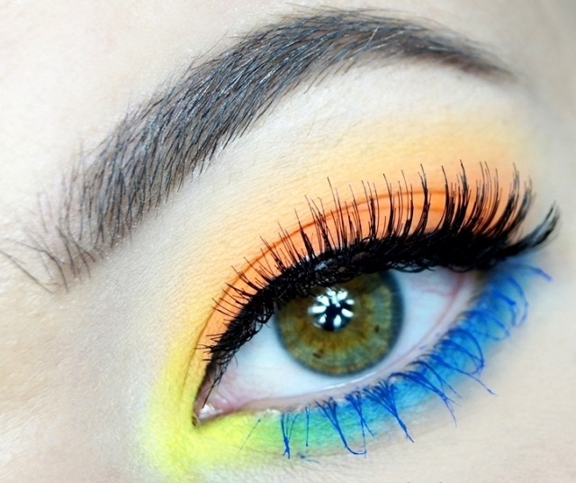 maquillage-yeux-idee-ete-jaune-orange-bleu-mascara-noir-bleu