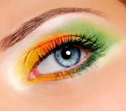 maquillage-yeux-idee-ete-ombres-orange-vert-jaune-mascara