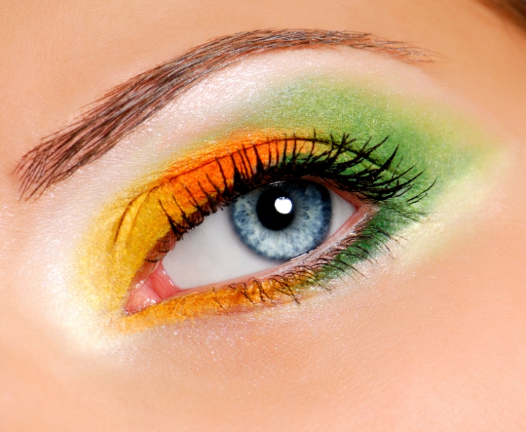 maquillage-yeux-idee-ete-ombres-orange-vert-jaune-mascara