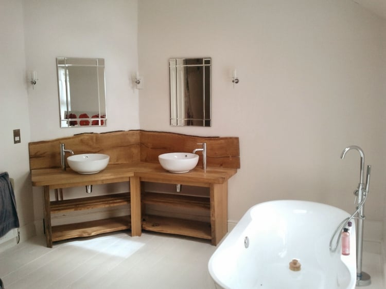 meuble-double-vasque-bois-brut-salle-bains-rustique-moderne