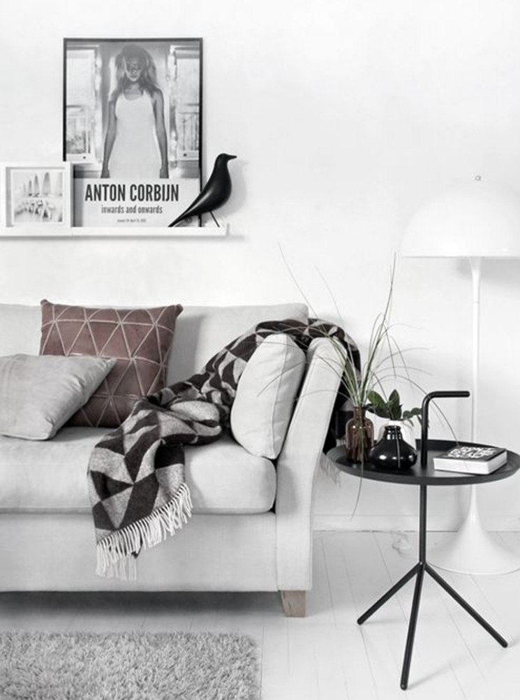 meuble-salon-blanc-scandinave-canapé-gris-clair-tapis mobilier de salon