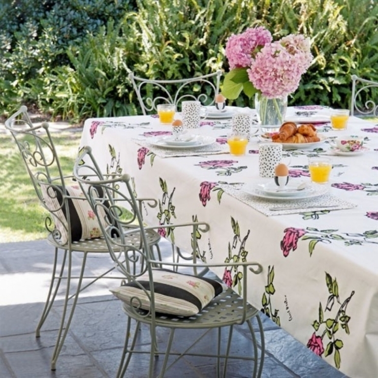 meubles-jardin-fer-forgé-décoration-Alfresco-hortensias