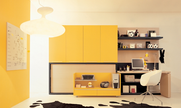 mobilier-chambre-enfant-armoire-rangement-jaune-chaise-tapis-etageres